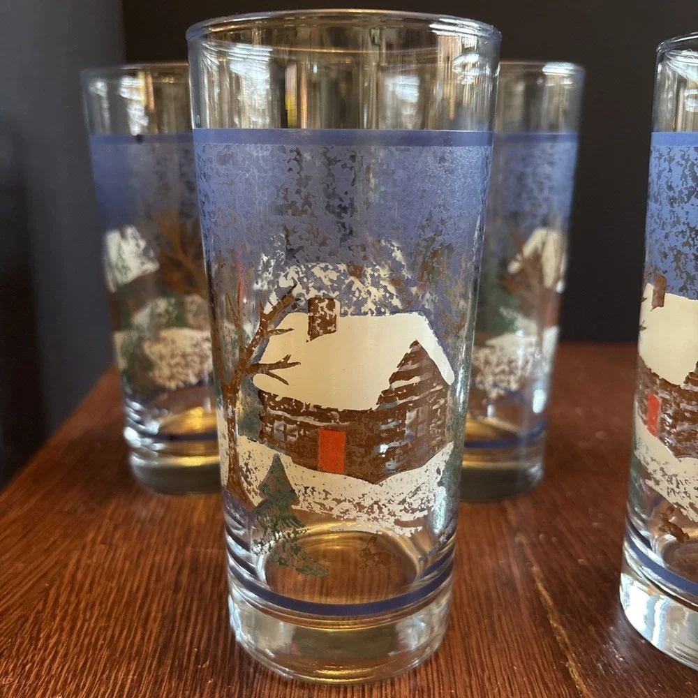 Winter Cottage Log Cabin‎ Snow 14 Oz Flat Bottom 6 1/4